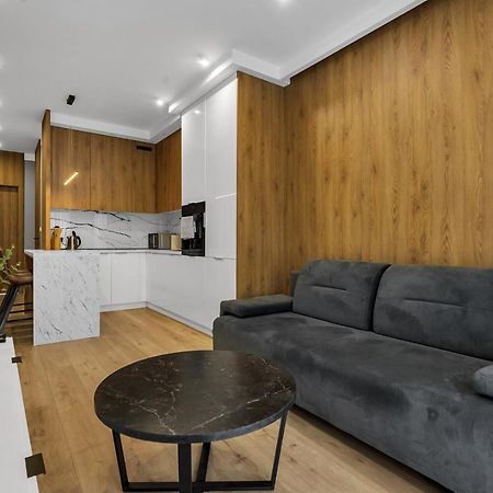 Lotnisko Chopina Modern Apartment Warszawa Exteriör bild