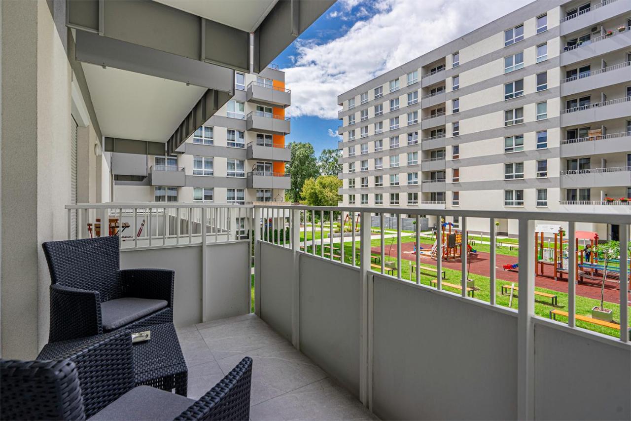 Lotnisko Chopina Modern Apartment Warszawa Exteriör bild