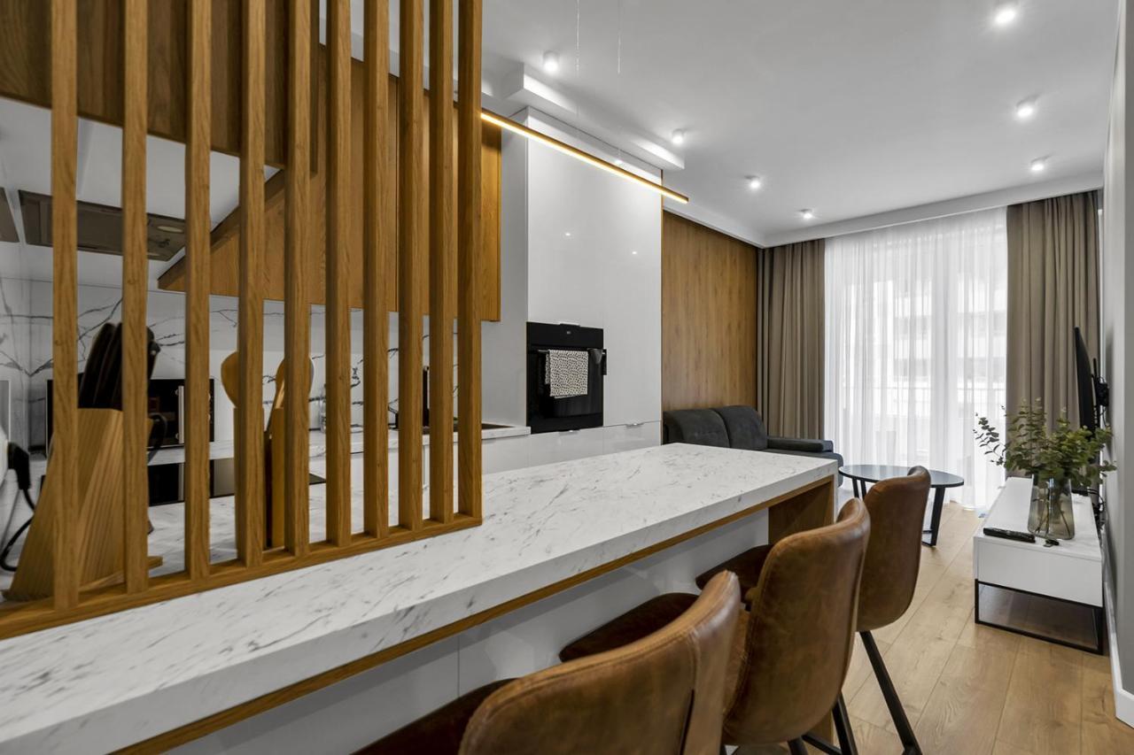 Lotnisko Chopina Modern Apartment Warszawa Exteriör bild
